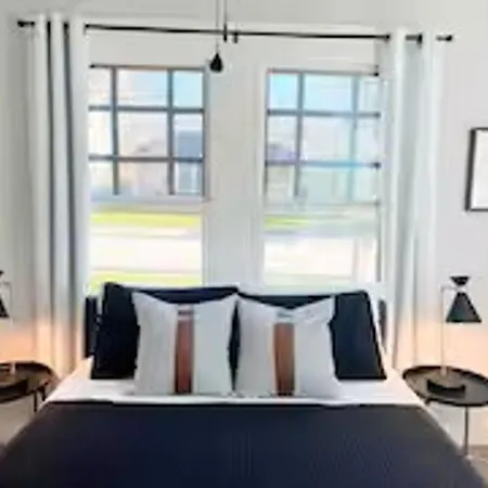 Suite With Private Access By The Pearl And Downtown
